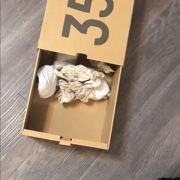 Authentic Yeezy Shoe Box - Picture 3 of 3